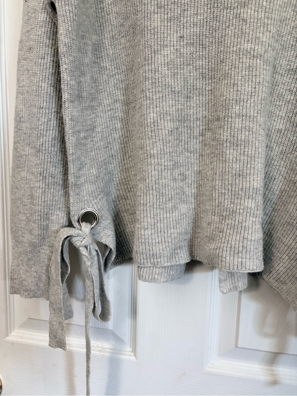 Light Gray V-Neck Tie-Hem Sweater - Picture 5 of 7